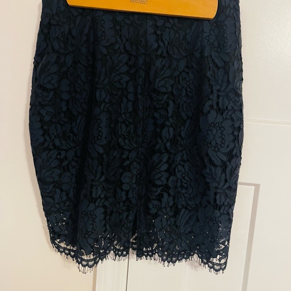 Banana Republic Black Floral Lace Pencil Skirt - Picture 2 of 6